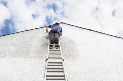 Peinture extérieure aux Lèches — façades et ravalement